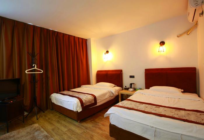 104（一米二双床房）