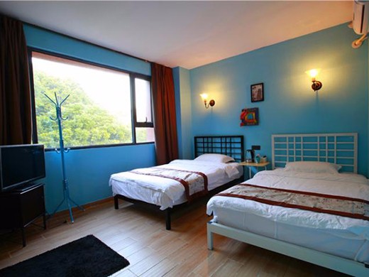 206（一米二双床房）