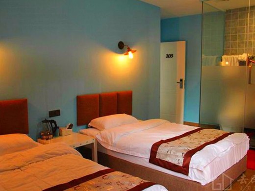 203（一米二双床全景落地窗）