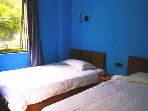 201（一米二双床房）