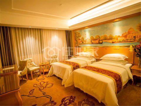 四会市大旺维也纳酒店-豪华双拼房