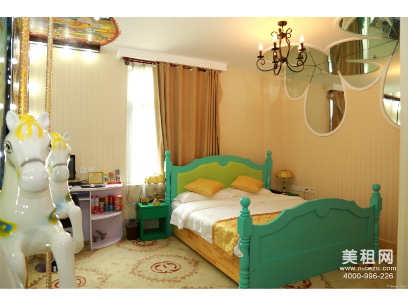 天津其家主题酒店旋转木马极品房