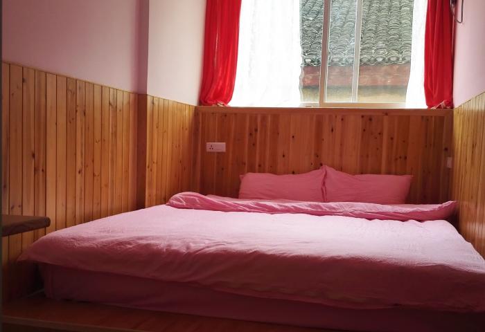 浪漫温馨大床房