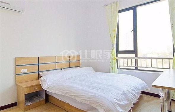 *街道口未来城日租短租房