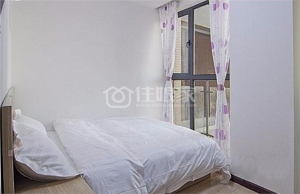 *街道口未来城日租短租房