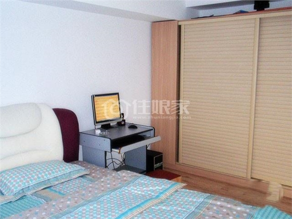 鞍山馨佳高档公寓 豪华复式房 婚庆房