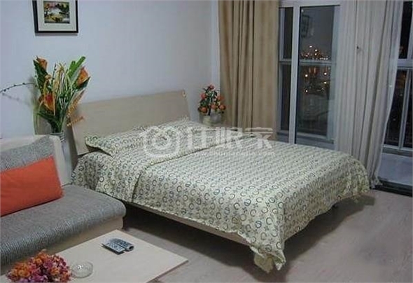 *单间日租，套房出租