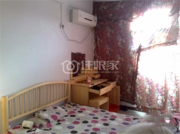 荷花市场北门空调家具齐全，宽带；带冷热水